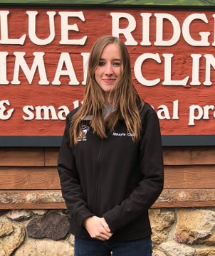 Mikayla Woodzell, Veterinary Assistant