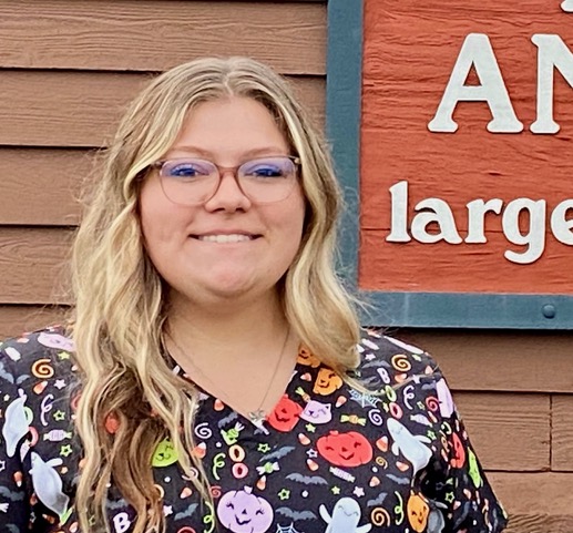 Cheyanne Tucker, Veterinary Assistant